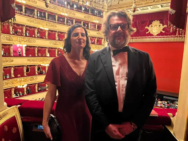 Da destra a sinistra: Marco Osnato, deputato di Fratelli d'Italia e Maria Cristina La Russa, figlia di Romano Maria La Russa