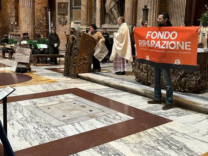 Un'altra messa interrotta: gli ecoteppisti al Pantheon