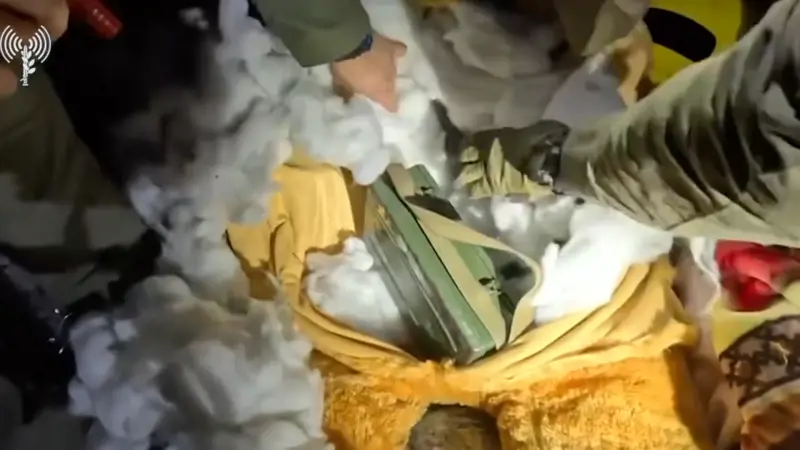 Giocattoli, scuole e peluche: ecco dove Hamas ha nascosto le sue armi