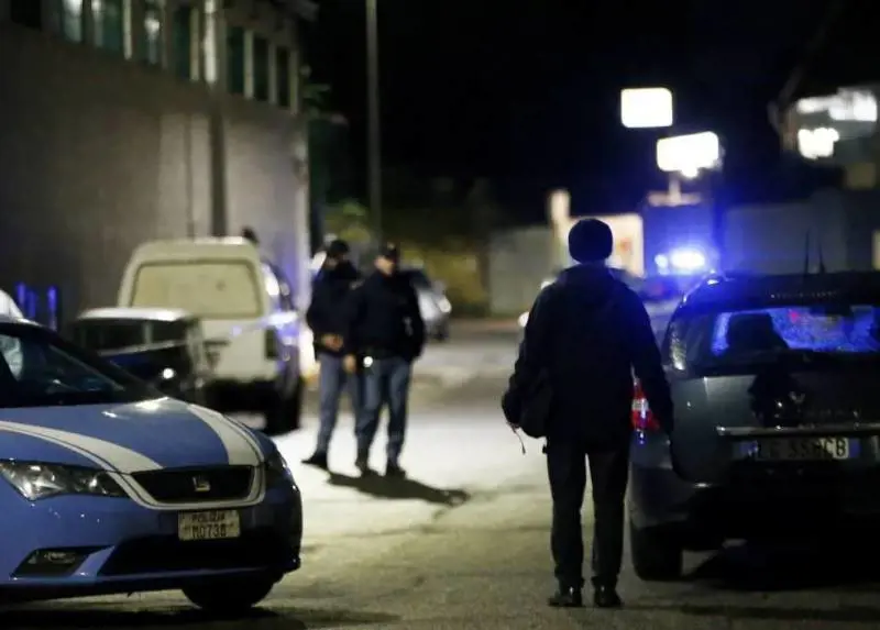 L'aggressione alle spalle e il colpo alla testa: a Latina furia di uno straniero sulla 16enne