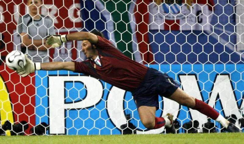 Non solo Chiellini: 10 giocatori che hanno dato l'addio al calcio nel 2023