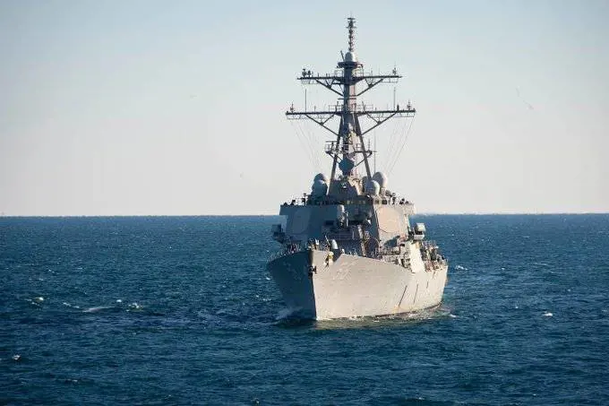 "Uss Laboon nel Mediterraneo": il segnale della nave che attaccó l'Iraq a Teheran
