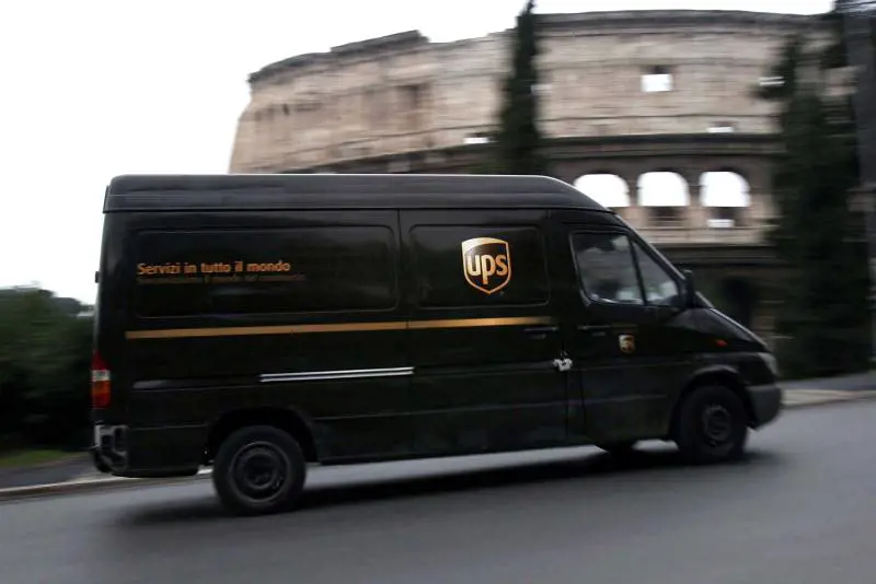 Lavoratori "telecomandati" e gps sui palmari: la realtà alla "Black mirror" di Ups