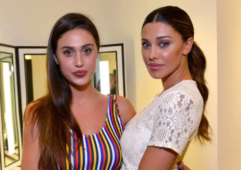 Belen sexy sul web. E la sorella Cecilia: "Guardate, le vostre fidanzate..."