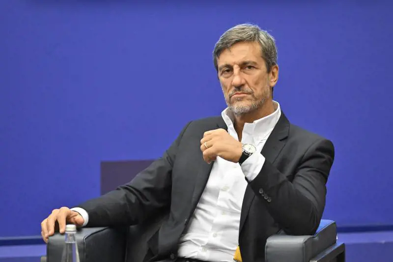 "Noi di Fratelli d'Italia". Si scusa il direttore Rai