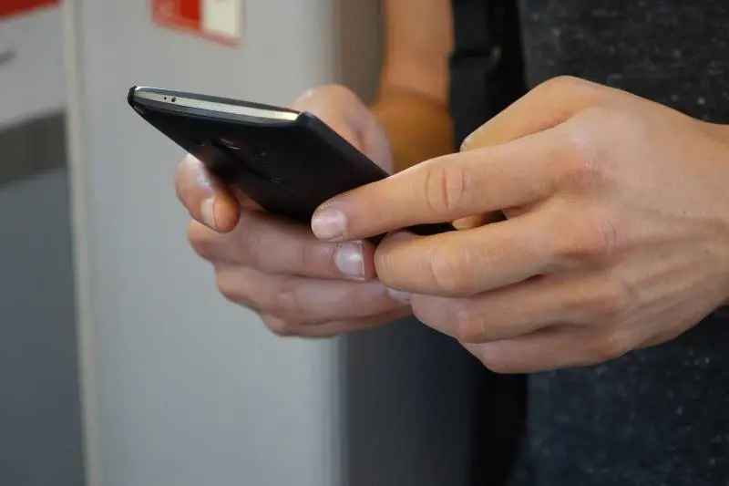 Adescata on line: stuprata da due stranieri