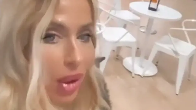 "Ho fatto solo del bene". Lo sfogo di Valeria Marini dopo lo show in aeroporto