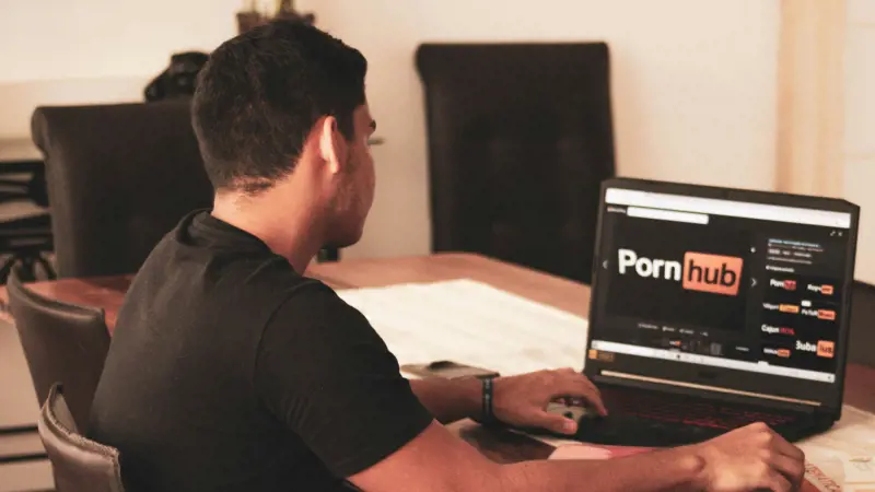 Ue contro il porno: ecco i siti nel mirino