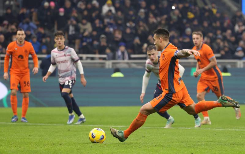 Penalty kick for Lautaro for Inter Bologna