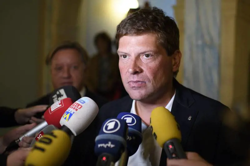 "Fumate 700 sigarette in un giorno". Ullrich, la vita spericolata del "Kaiser"