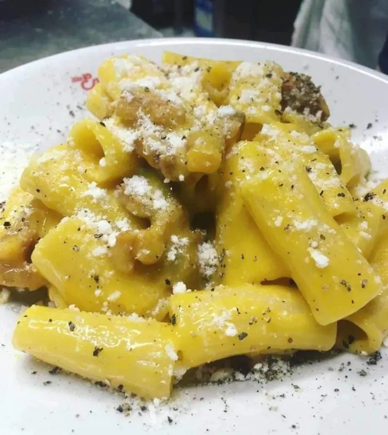 Carbonara Day, storia e ingredienti della pasta più amata al mondo