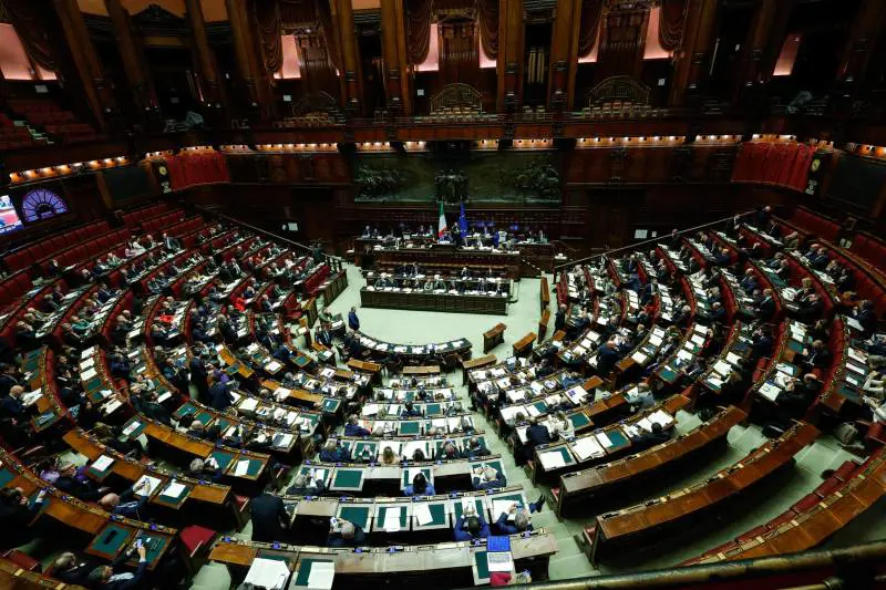 Manovra, ok della Camera. Sanità, Irpef, Rai e pensioni: tutte le novità