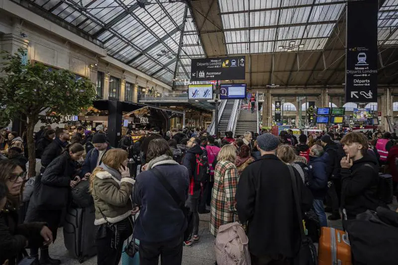 Tunnel allagato e Eurostar cancellati: è caos treni tra Parigi e Londra