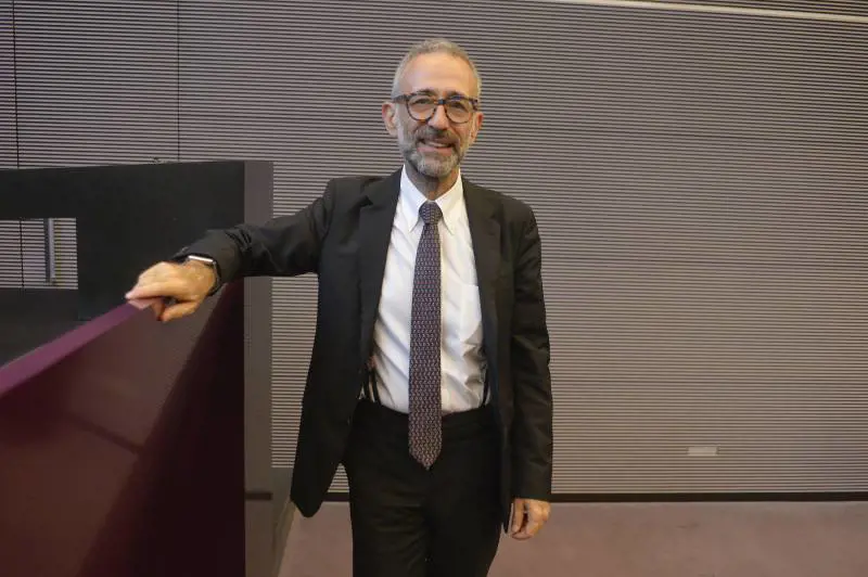 Degni fa il verso a Borrelli. "Schlein prenda le distanze"