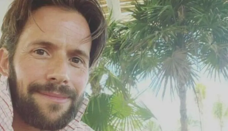 Incidente aereo nel Mar dei Caraibi: l'attore Christian Oliver muore con le 2 figlie