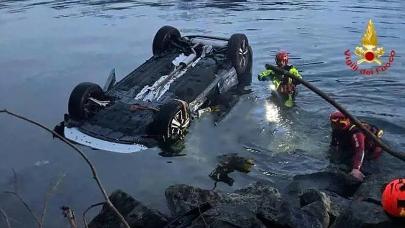 Suv inabissato nel lago: morti Tiziana e Morgan al primo appuntamento