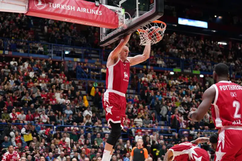 Alcol vietato a Milano per la partita di basket