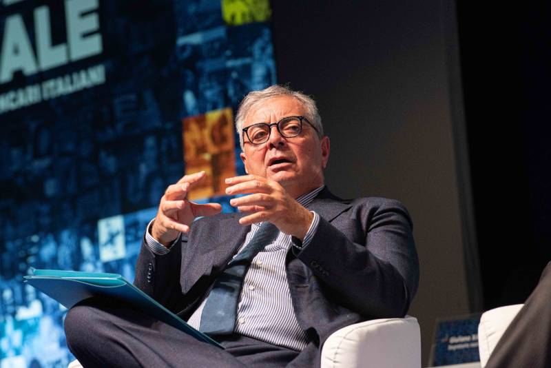  Banche, con il risiko è pronta a esplodere la bomba esuberi: il 40% è a rischio 
