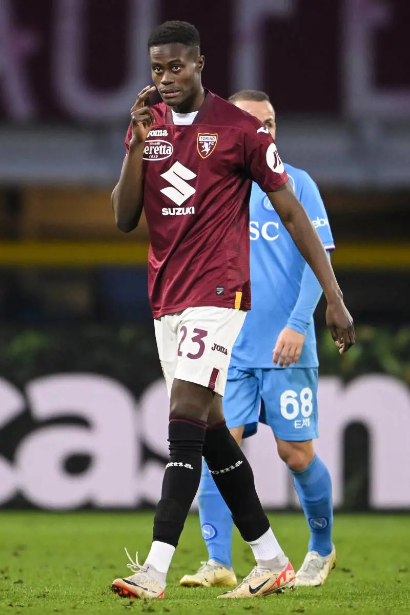 Torino, Demba Seck si schianta con l'auto e rifiuta il trasporto in ospedale