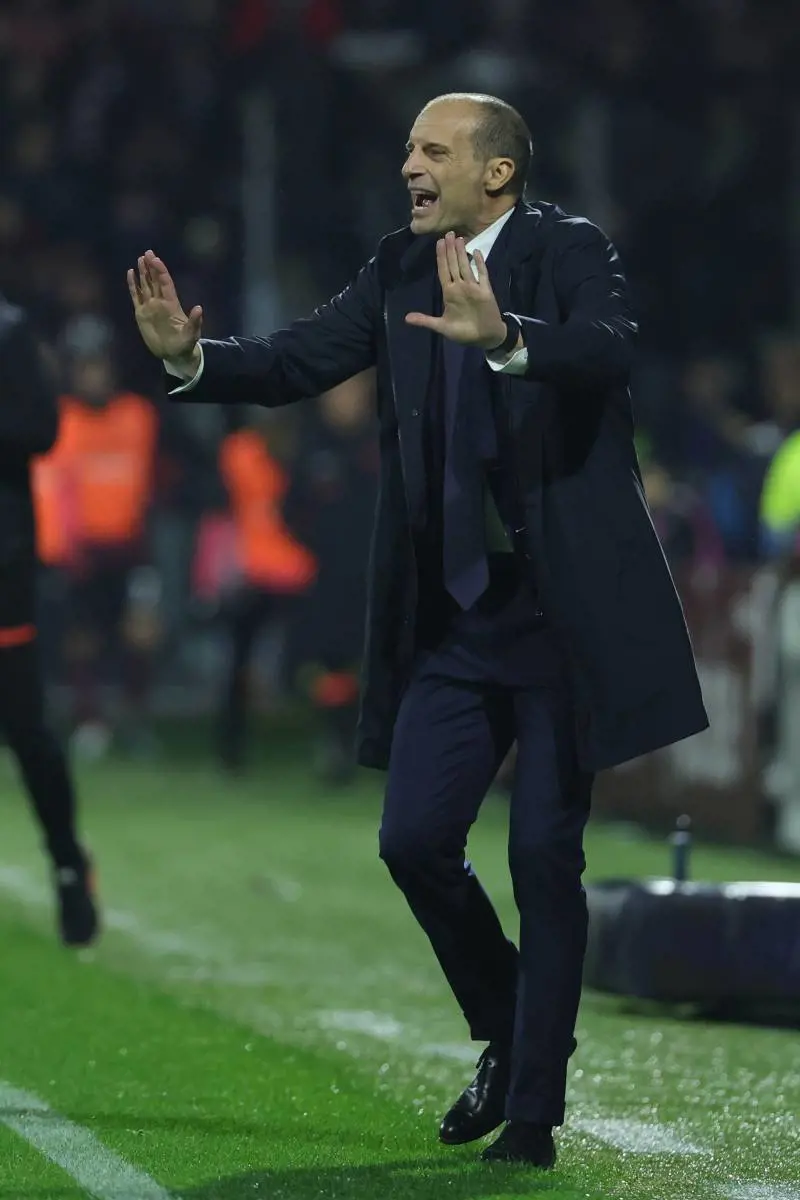 Allegri gioca a nascondino: "Guardie e ladri? Una battuta, puntiamo alla Champions"