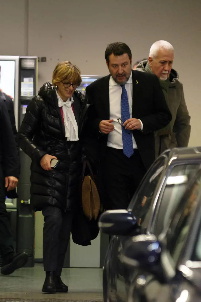 Migranti, Salvini affonda Madrid, Conte e Toninelli
