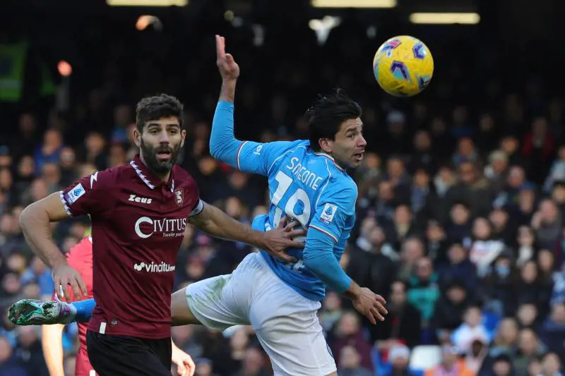 Un brutto Napoli vince di rigore e Inzaghi si arrabbia