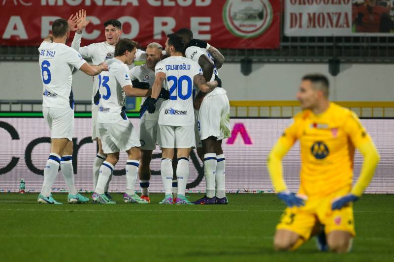Calhanoglu gol Monza Inter