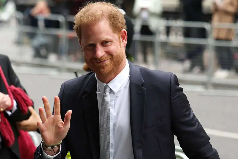 Harry il regalo da 8mila sterline al nipote Louis, la reazione di William e Kate