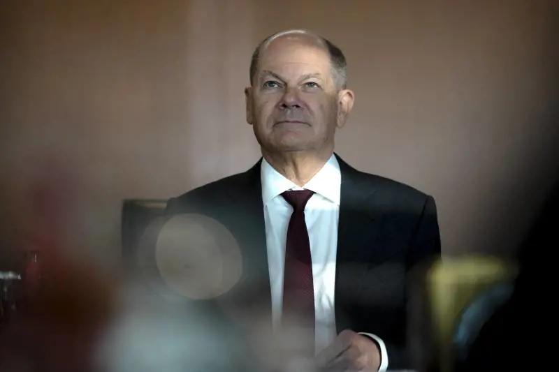 Scholz resiste sui razzi Taurus. Ma Macron insiste sui soldati