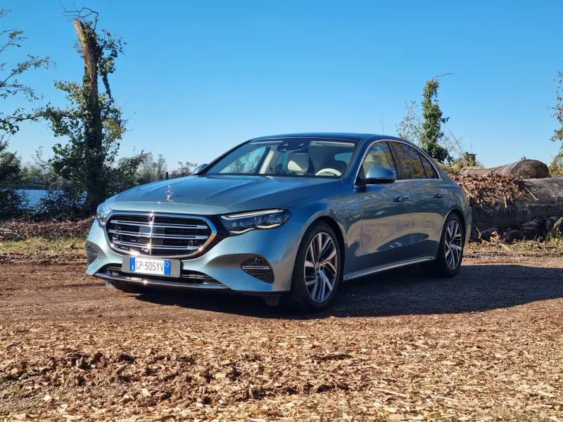 Nuova Mercedes Classe E: lusso e tecnologia ai massimi livelli – La prova 