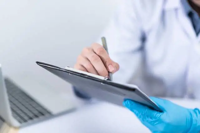 Sanità, come integrare le prestazioni del Ssn: ecco le tre opzioni