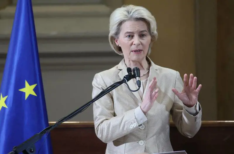 Migranti, pugno duro della Von der Leyen: "Decidiamo noi chi entra"