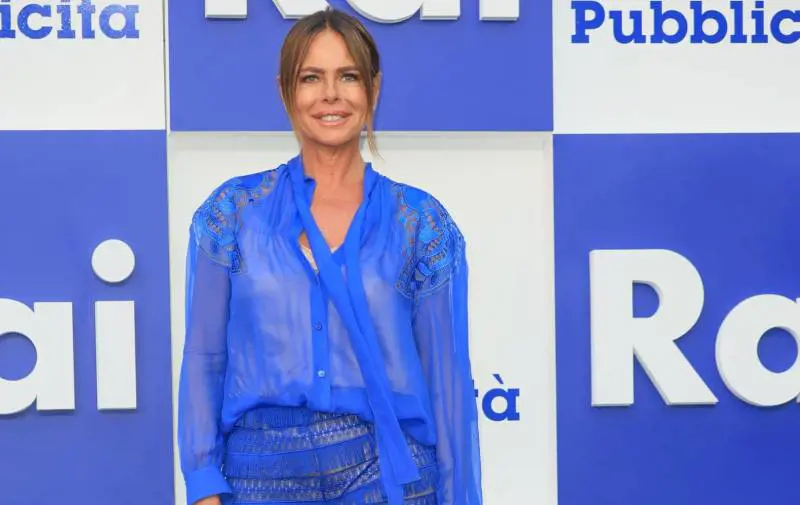 "Nefrectomia parziale". La confessione choc di Paola Perego sul tumore