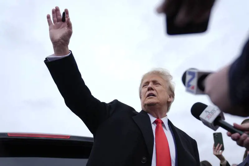 La stangata anti-Trump? Un assist verso il voto. E Biden vira sui migranti
