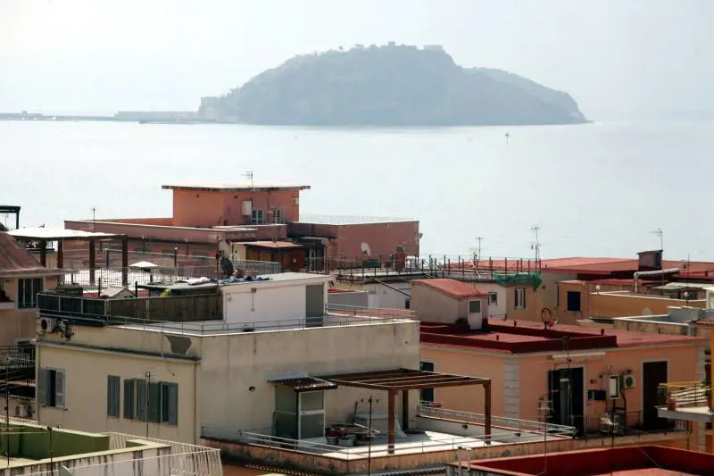"Ce sta 'o mar for". Dentro al vero carcere che ha ispirato la fiction