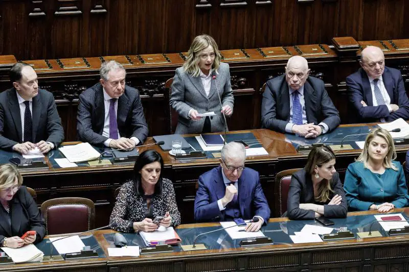 Tra Meloni e Schlein una sfida in sordina. La premier teme lo scontro con Salvini