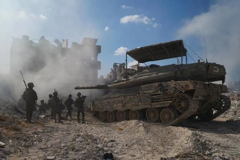 Primi lanci di aiuti umanitari a Gaza: i C-130 Usa in azione sulla Striscia