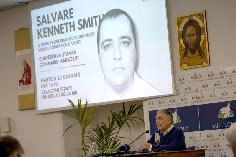 Giustiziato con l'azoto. "Ansimava, si contorceva"