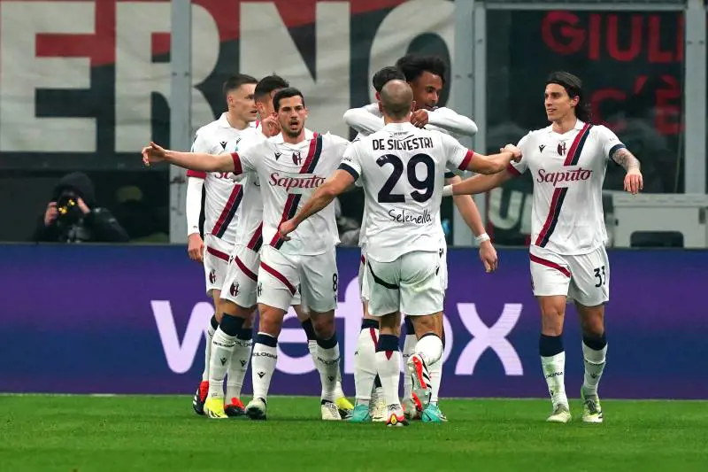 Un Milan sprecone (sbaglia due rigori) punito nel recupero dal Bologna