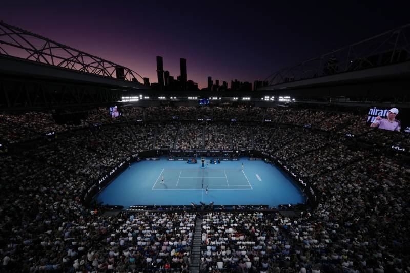 Sinner Medvedev Australian Open panorama