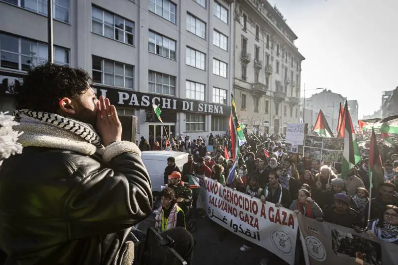 Sciopero e corteo sulle guerre. Ma per l'ideologia pacifista l'Occidente è sempre aggressore