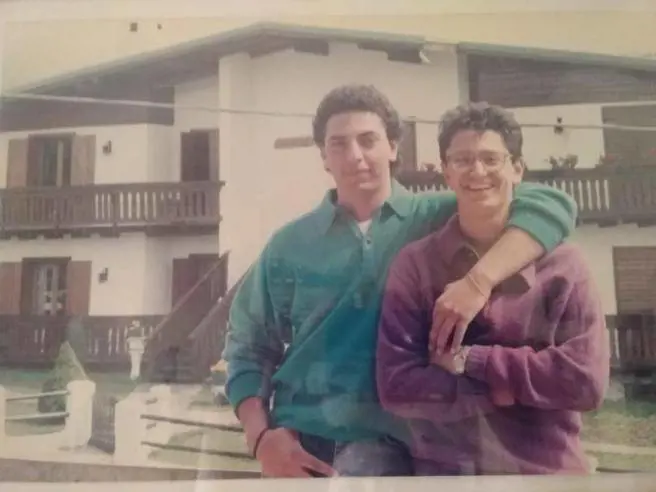 Alessandro Guarnieri insieme al padre poco tempo prima del tragico incidente