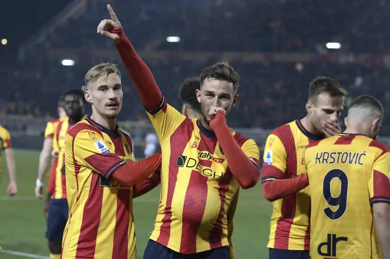 Il Lecce la ribalta nel finale: 3-2 alla Fiorentina