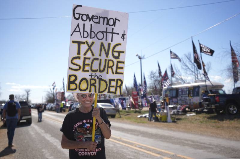 "Take Our Border Back": la marcia del patrioti per i confini Usa 3