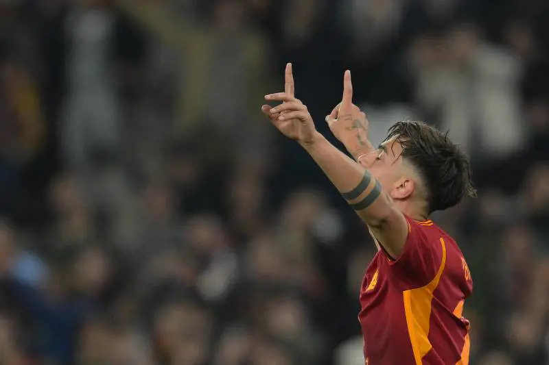 Dybala, prima tripletta per una Roma da Champions