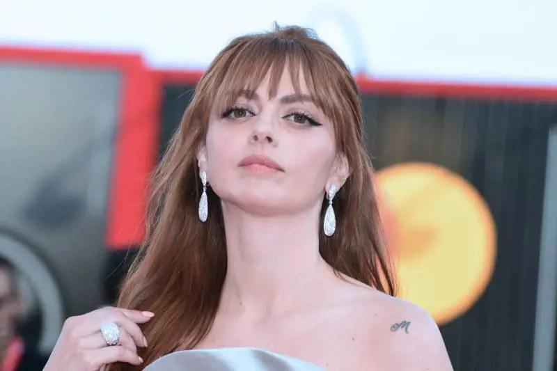 Annalisa popstar, sorpresa Irama. Ora l'Ariston è dove si danza. Alla Bertè una standing ovation