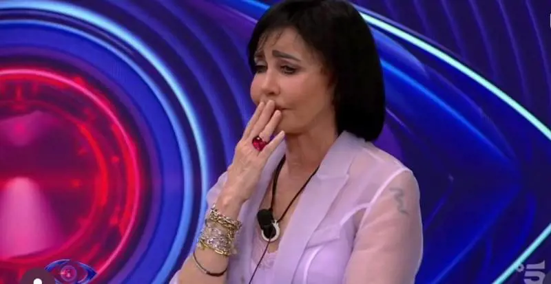 "Non ce la faccio più". Fiordaliso abbandona il Grande Fratello