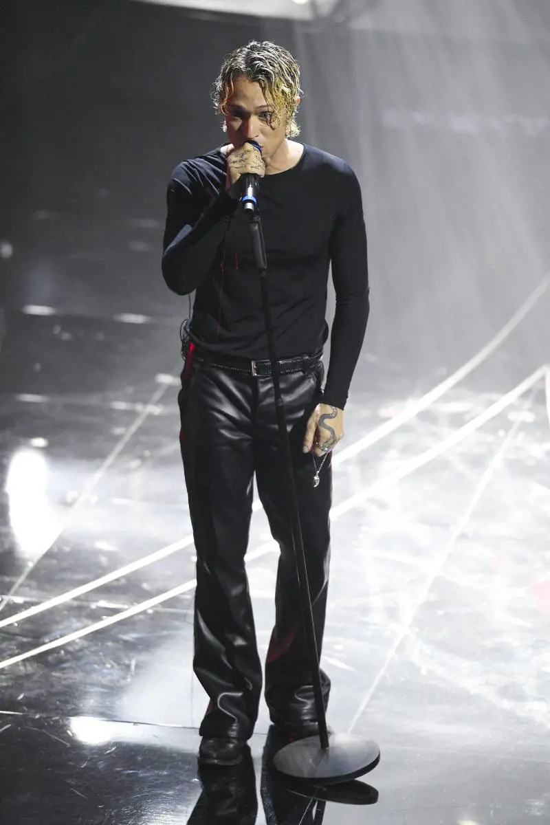 "Assomiglia a Lewis Capaldi". I sospetti social sulla canzone di Irama a Sanremo