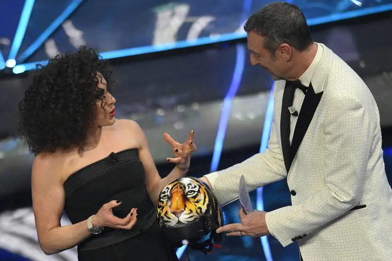 Giallo a Sanremo: Brignone non saluta la Goggia (ma sul gobbo c’era)