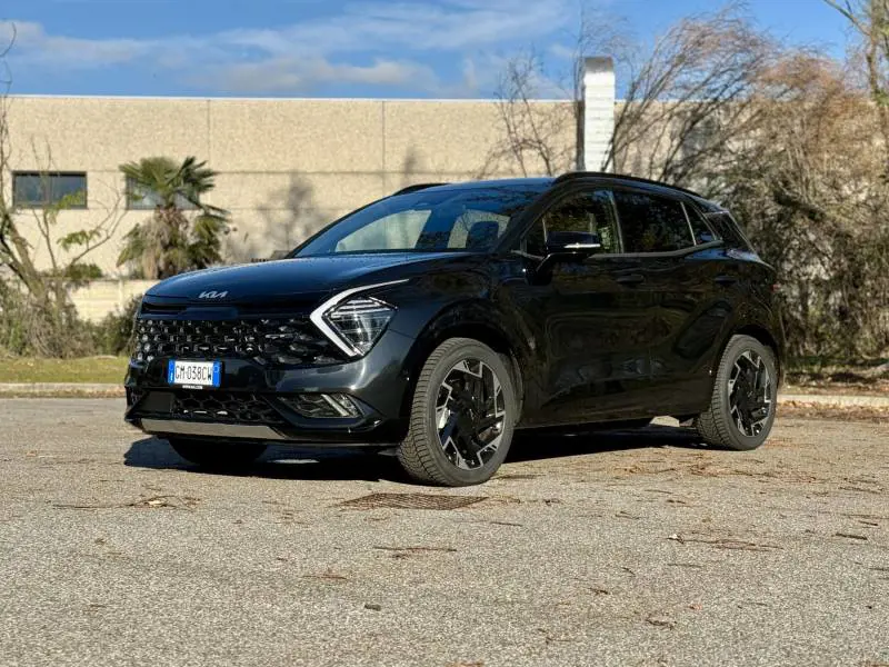 Kia Sportage PHEV: tra i migliori suv plug-in, bene anche a batteria scarica – la prova